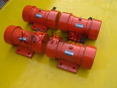 YZS振動(dòng)電機(jī):激振能力強(qiáng)，拆卸方便。